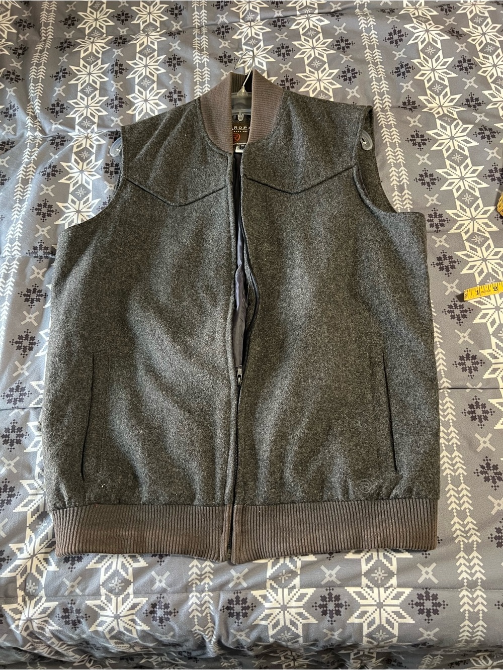 Roper Charcoal Gray Wool-Blend Zip Vest